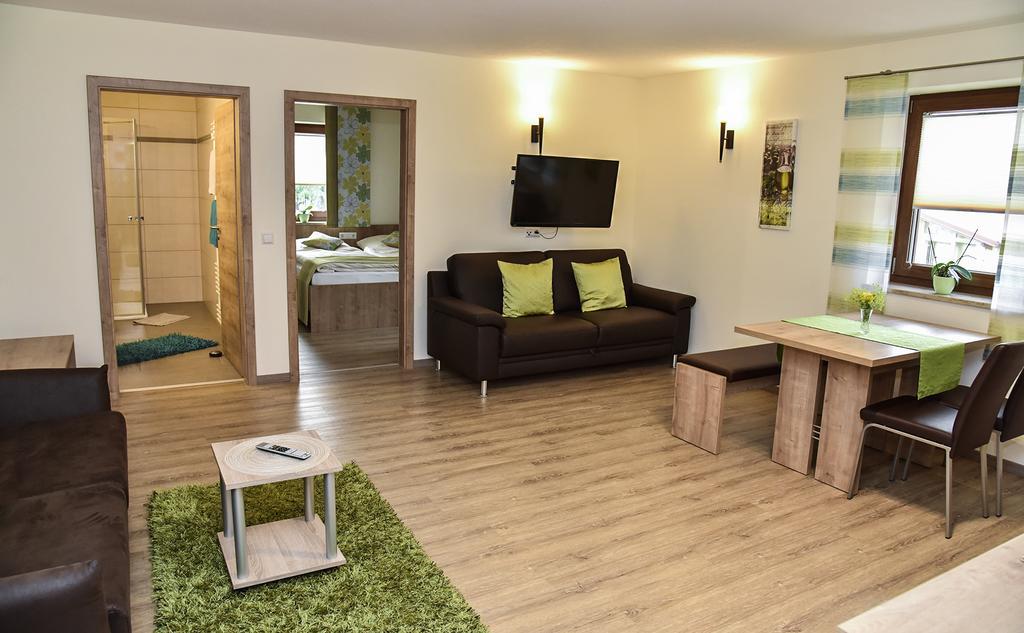 Landhotel Zum Adler Oberbechingen Екстер'єр фото