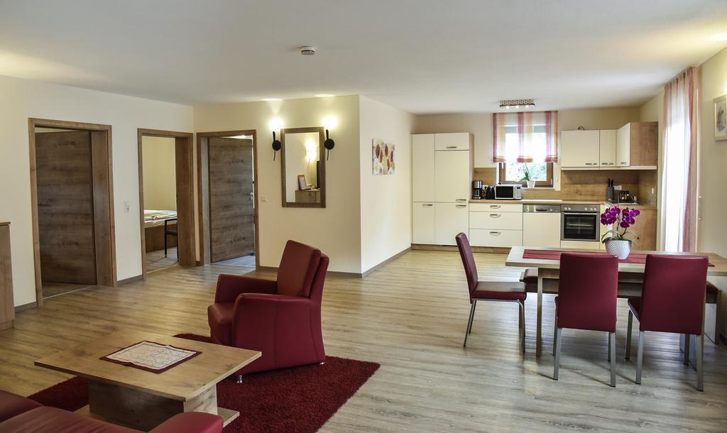 Landhotel Zum Adler Oberbechingen Екстер'єр фото