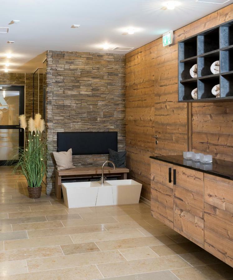 Landhotel Zum Adler Oberbechingen Екстер'єр фото