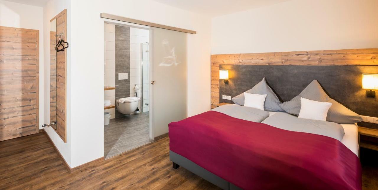 Landhotel Zum Adler Oberbechingen Екстер'єр фото