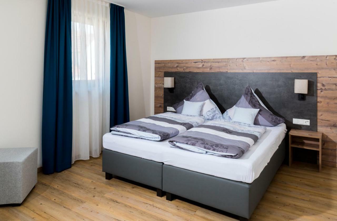 Landhotel Zum Adler Oberbechingen Екстер'єр фото